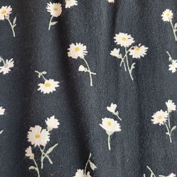 Abercrombie Buttoned-Back Daisies Blouse - Picture 4 of 7